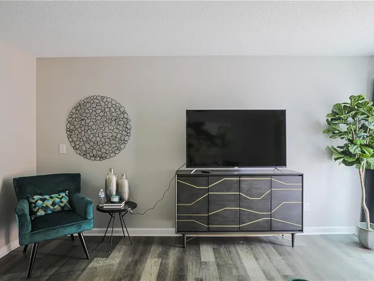 6463 Klinect Ct — Photo 26
