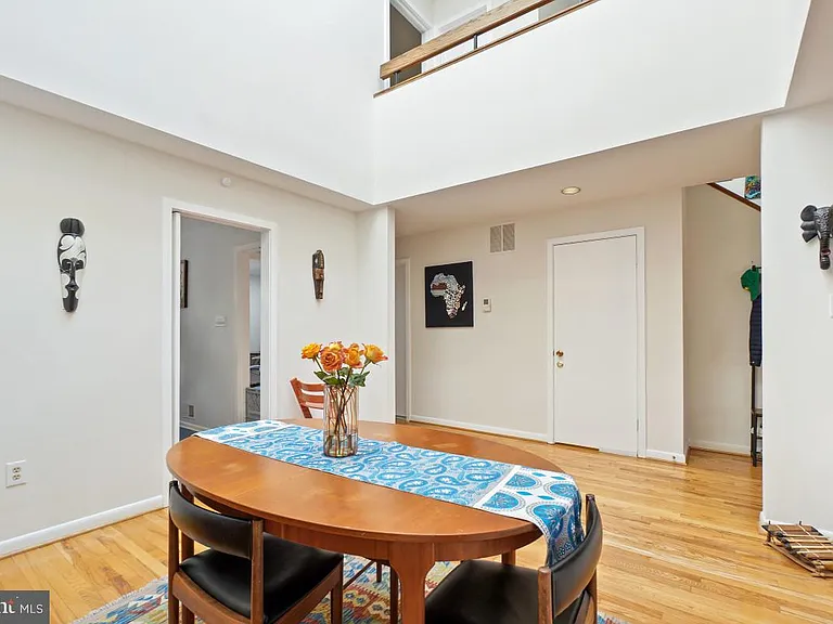 5351 Strathmore Ave — Photo 8