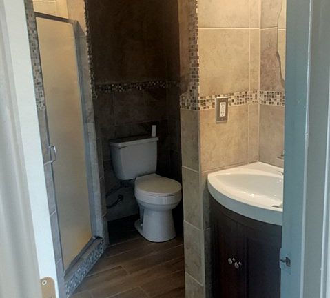 5th image of 2409 W 12th St