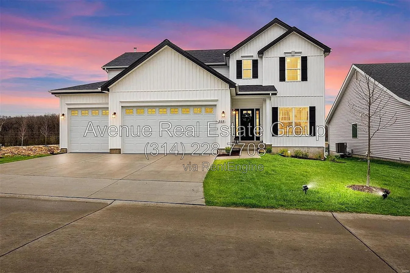 4 bed, 2.5 bath, 2997 sqft, $2,895 — Photo 1