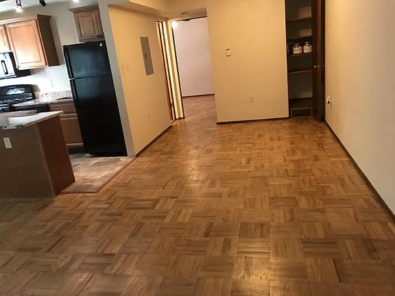 2nd image of 124 Lacrosse St #104