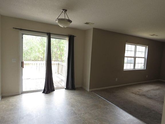 5th image of 136 Shawnmoor Ln
