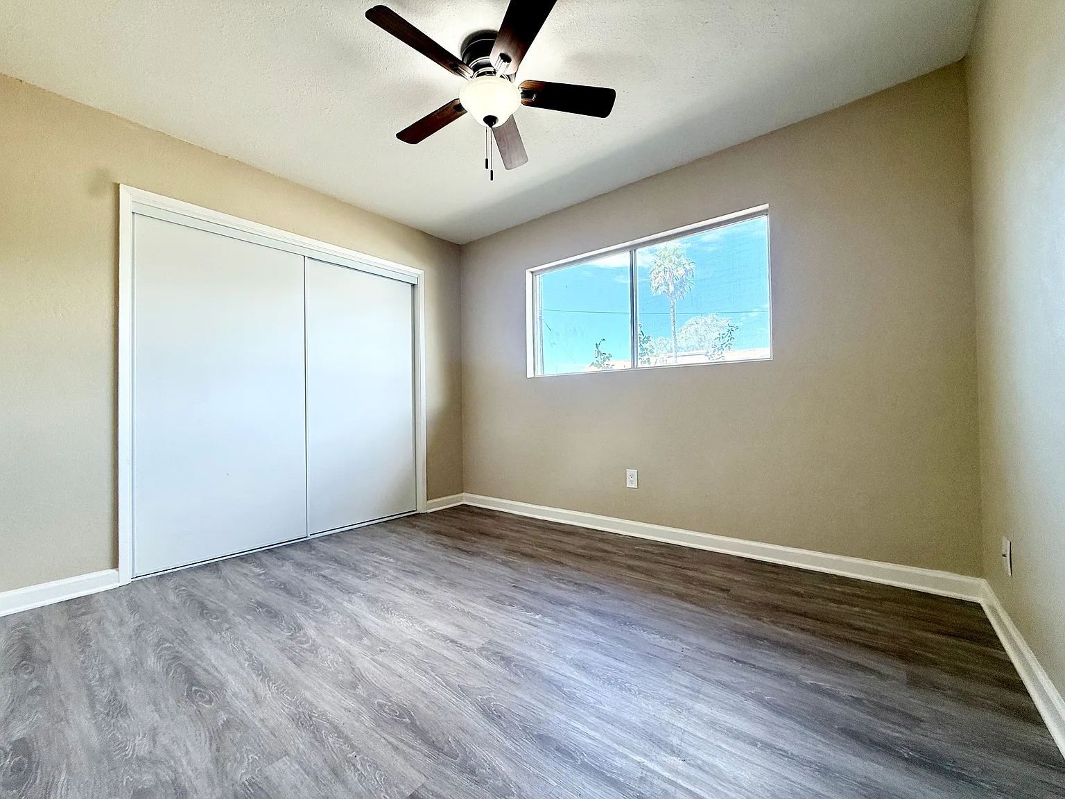 3 bed, 900 sqft, $2,295 — Photo 4