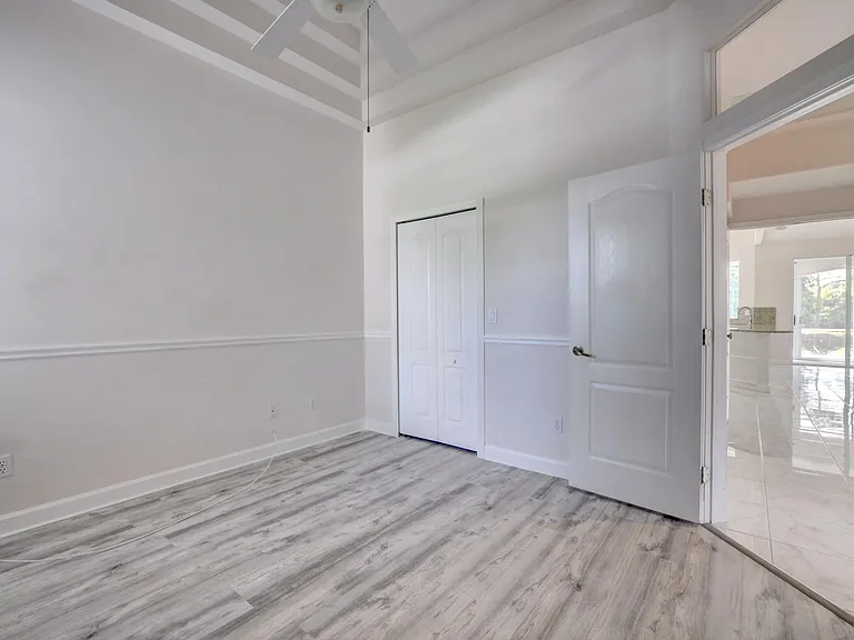 8028 Plantation Lakes Dr — Photo 30
