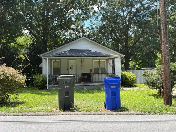 1174 Lakeview Dr NW, Conyers, GA 30012