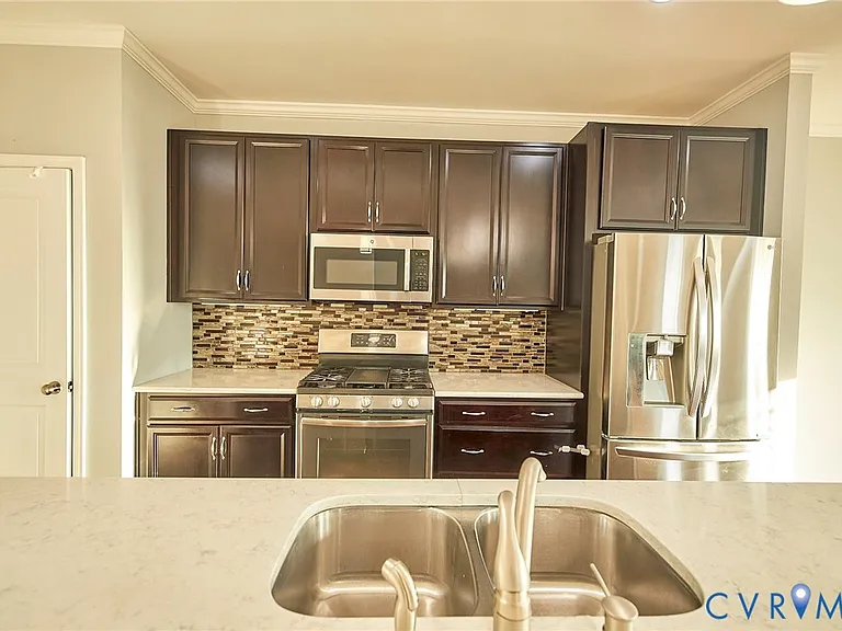 11458 Hayloft Ln — Photo 33