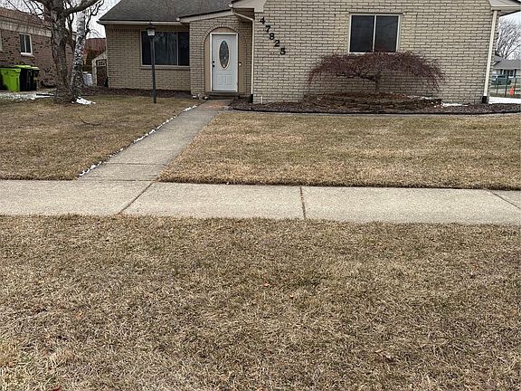 3rd image of 47825 N Chrys Rd W