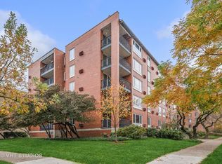 400 Main St APT 2A, Evanston, IL 60202