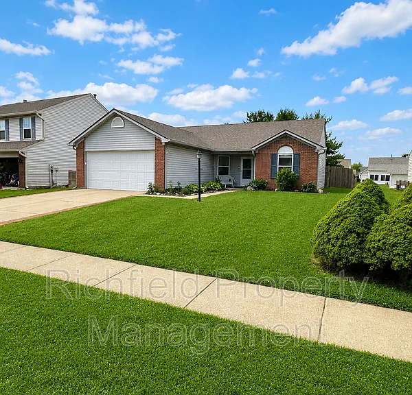 1704 Crimson Ln — Photo 6
