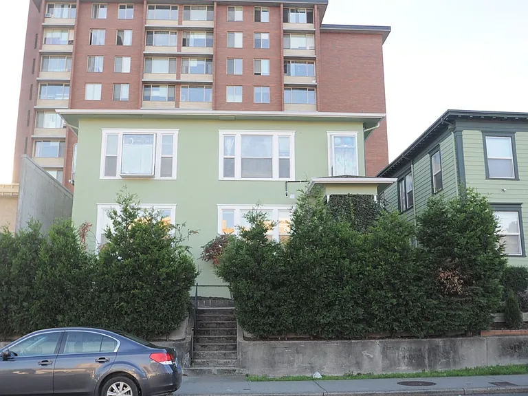 4707 Brooklyn Ave NE — Photo 10