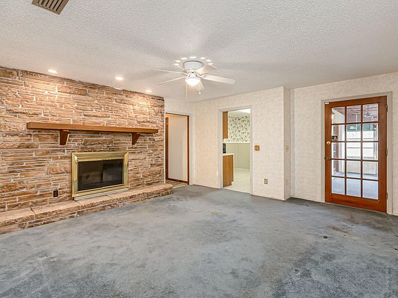 5th image of 2185 Kansas St
