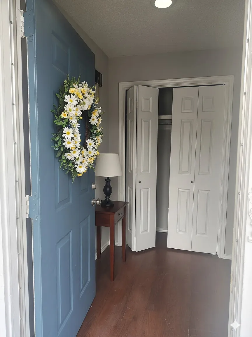 2 bed, 1072 sqft, $799 — Photo 1