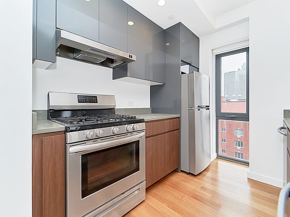 4th image of 223 4th Ave APT 6C