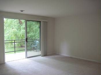 3rd image of 10400 Rockville Pike APT 402