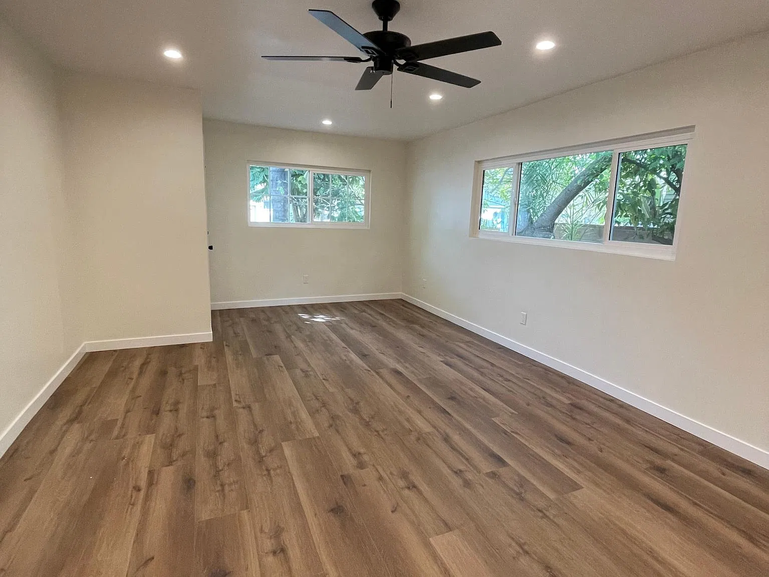 3 bed, 1177 sqft, $3,800 — Photo 3