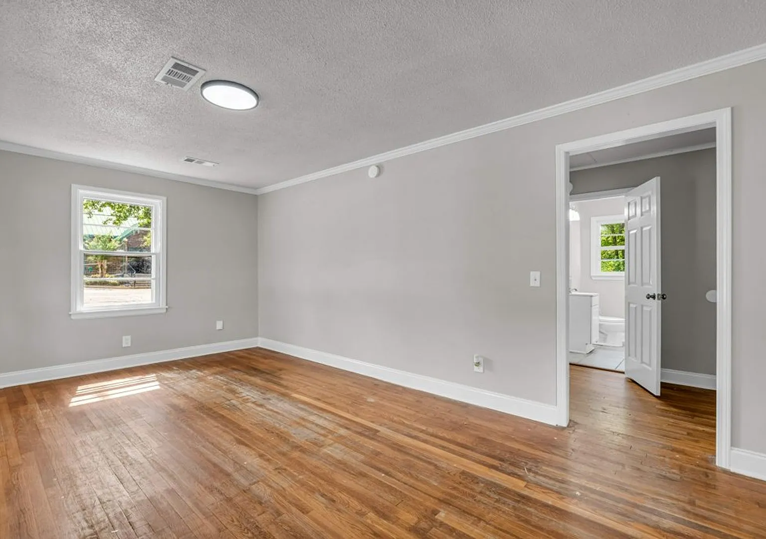 Renovated 3 Bedroom 2 Bath Home for Rent! — Photo 2
