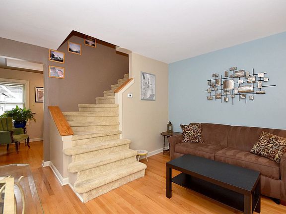 4th image of 3540 N Oriole Ave