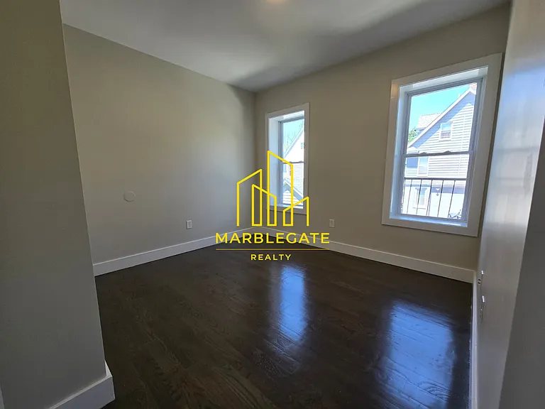 535 Hawthorne Ave #2033 — Photo 4