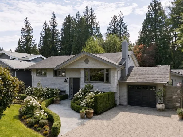 1383 W 23rd St, North Vancouver, BC V7P 2H6