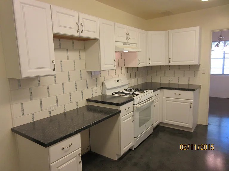 113 W Pierson St — Photo 4