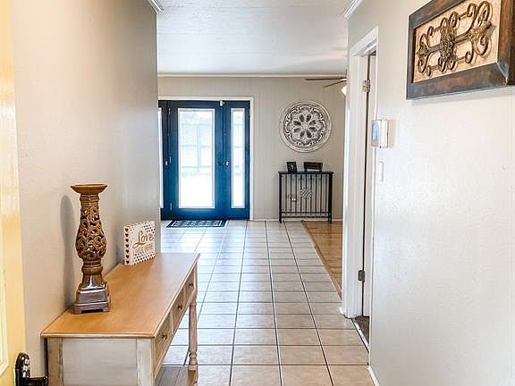 4th image of 1005 W Mimosa St