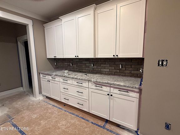 4th image of 44 Royal Troon Cir