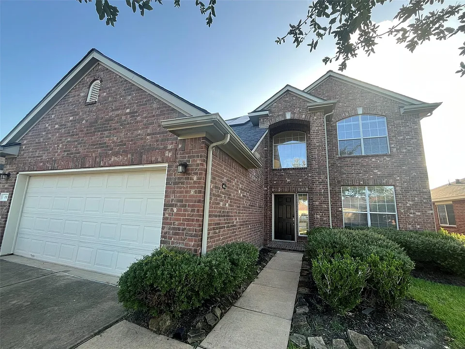 11 Carmel Chase Ct