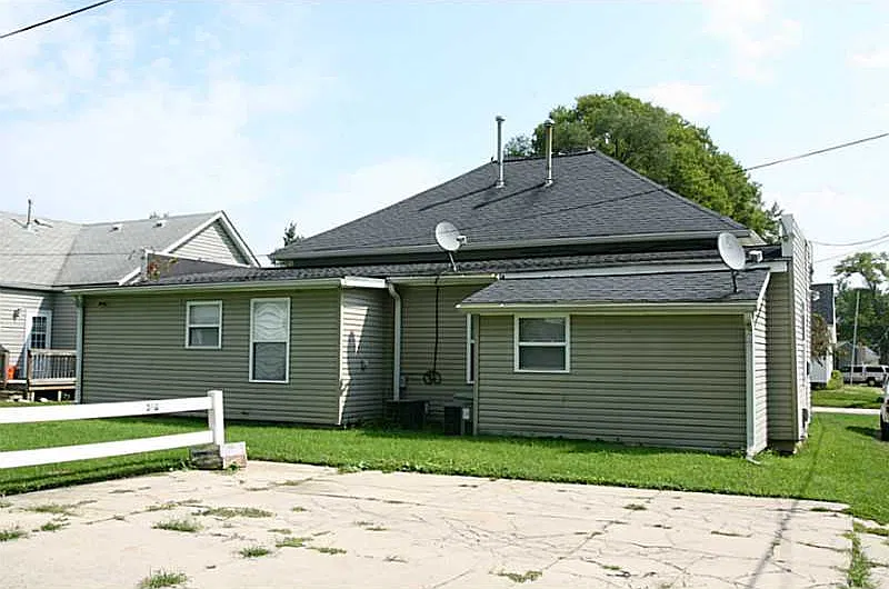 Building Photo 3