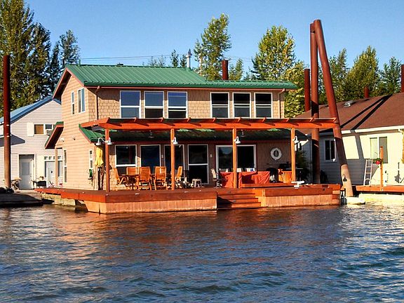 2nd image of 2630 N Hayden Island Dr Slip 27