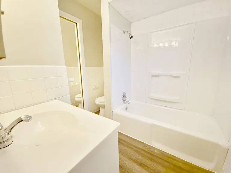 3427 Westbury Rd — Photo 15