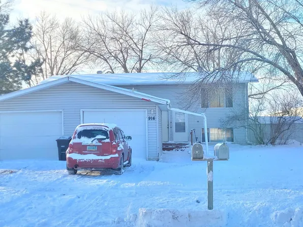 914-916 32nd St N, Fargo, ND 58104