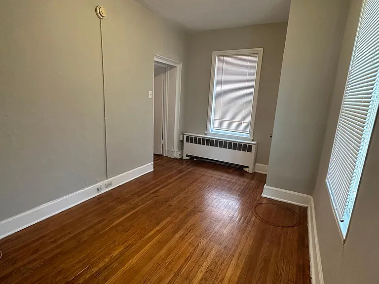 513 S 42nd St #1R — Photo 4