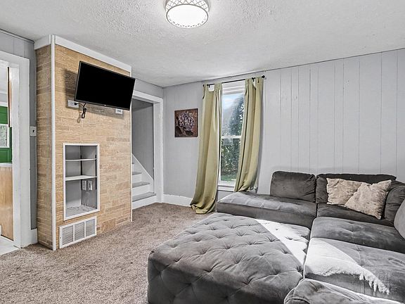 3rd image of 10088 N Tudor Rd
