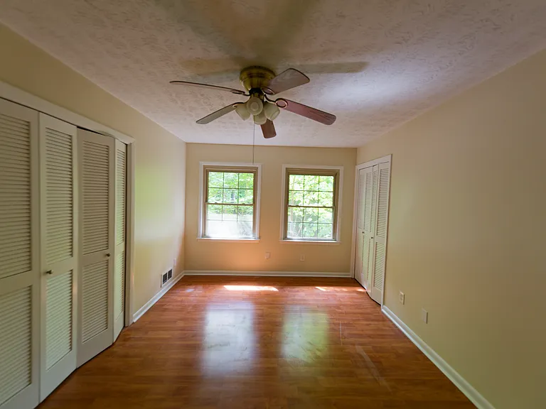 1081 Mountain Woods Ct — Photo 2
