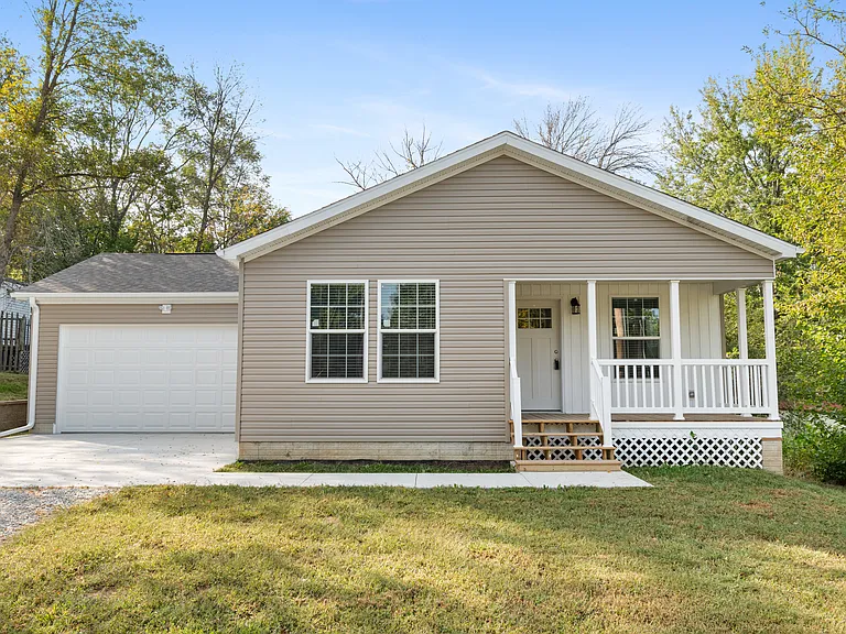 2507 Murray Rd — Photo 1