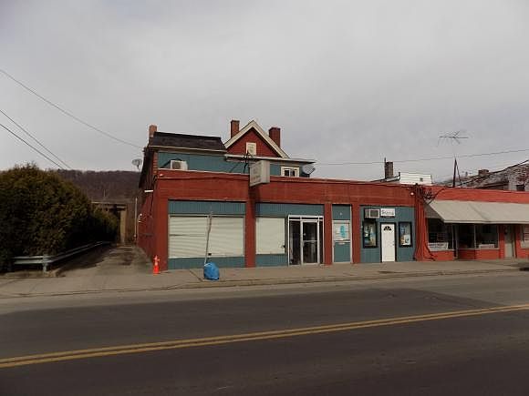 2nd image of 352 Clinton St