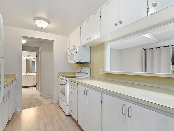 4th image of 9833 NE 25th St