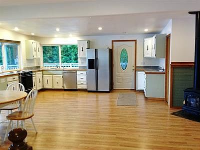 4th image of 5823 Lake Saint Clair Dr SE