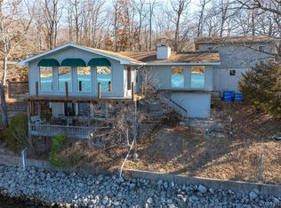 103 Chestnut Rd, Sunrise Beach, MO 65079