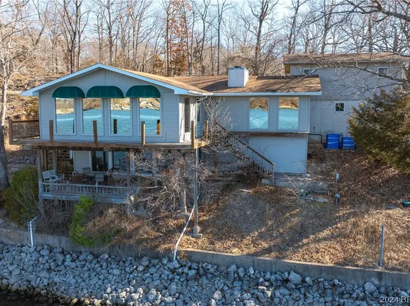 103 Chestnut Rd, Sunrise Beach, MO 65079