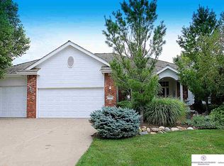 2407 S 183rd Cir, Elkhorn, NE 68130