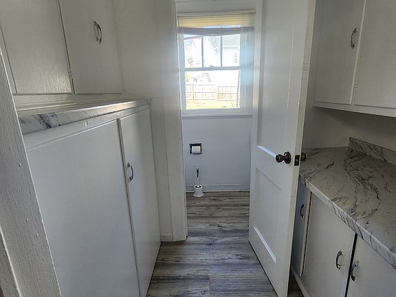 3rd image of 133 Western Ave