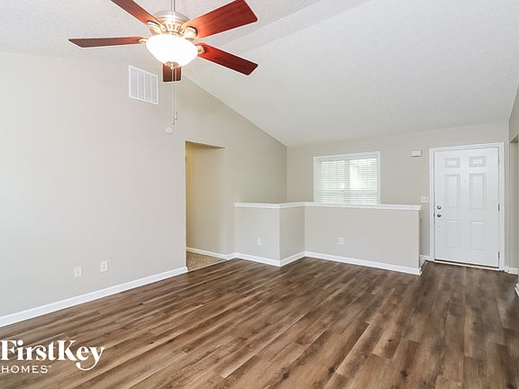 3rd image of 77 Hillcrest Dr