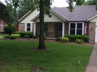 705 Redstart Dr, Ballwin, MO 63021