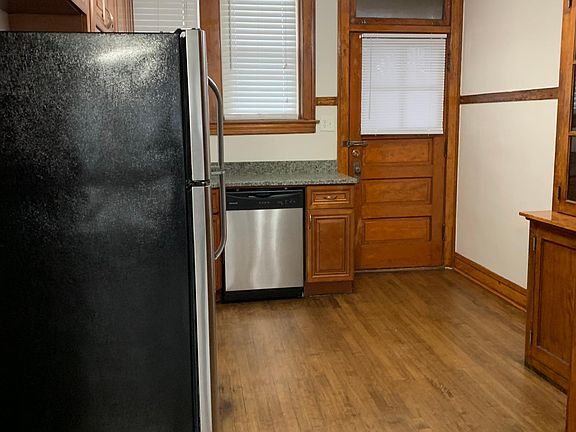 5th image of 2507 N Lockwood Ave