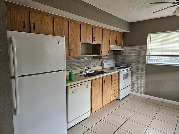3rd image of 742 Michigan Ct APT 4