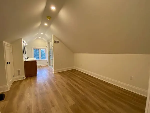 322 Huron St #UPPER — Photo 9