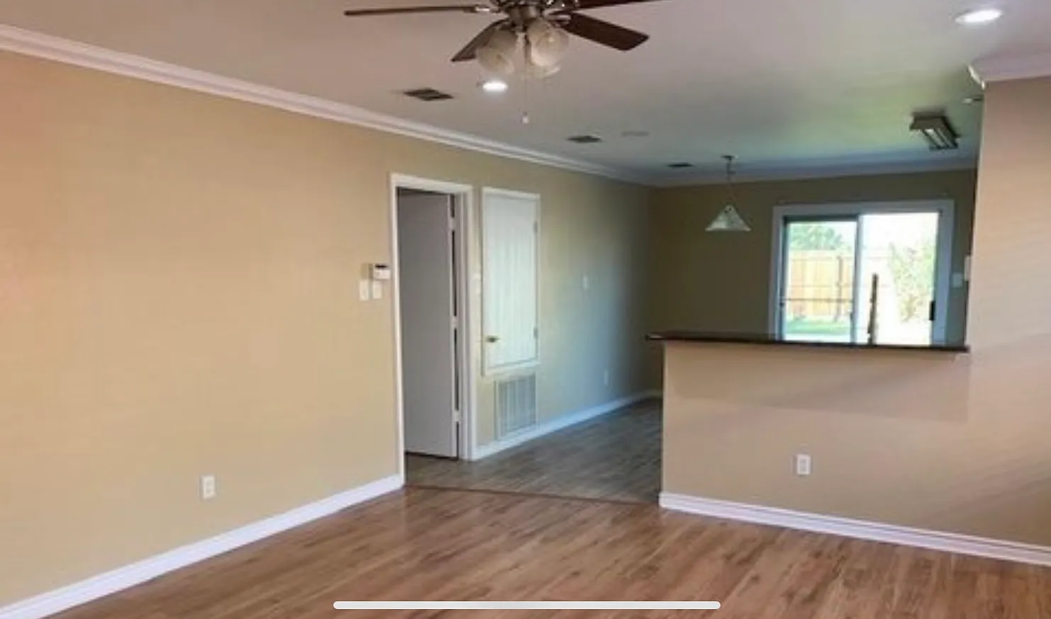 3 bed, 1268 sqft, $2,000 — Photo 3