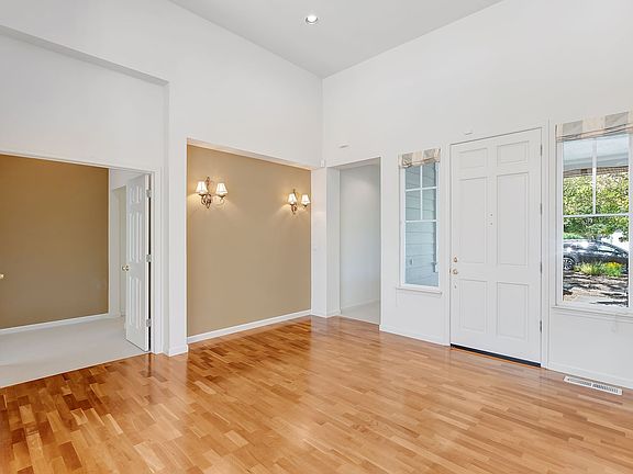 4th image of 205 Saddle Wood Dr