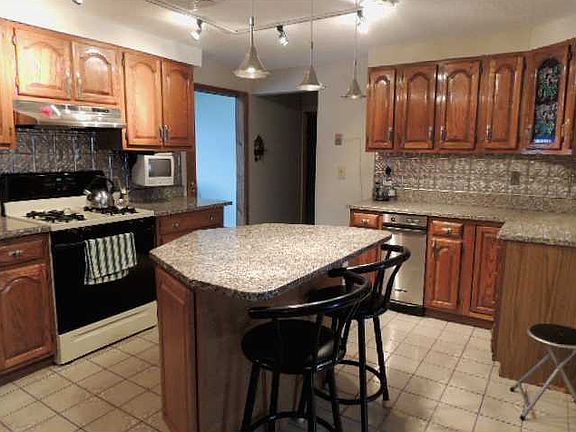 2nd image of 103 Louise Dr